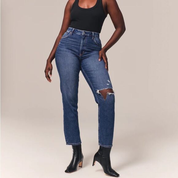 Abercrombie & Fitch Denim - Abercrombie Curve Love High Rise Mom Jean Size 27/4s
